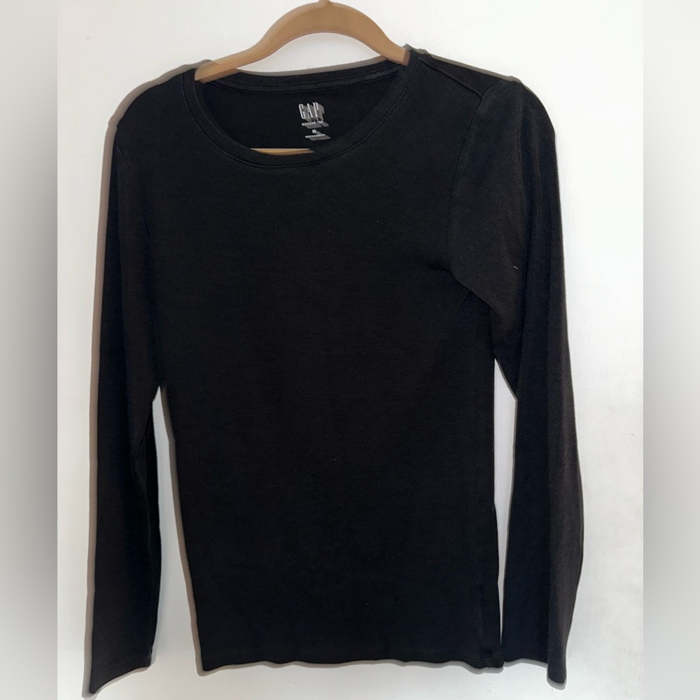 GAP Black Long Sleeve Top